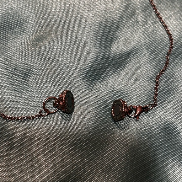 Swarovski neckless 21 inch. New with tag.  Magnetic clasp. Very feminine. - Picture 4 of 9